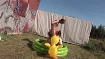 Publik Sauereien im Pool
