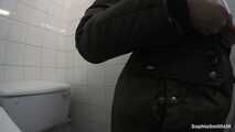 Changing Rooms Pee