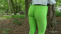 Grüne Leggings im Wald - Teil 1