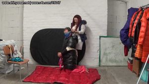 Mistress Eliza - BBW bodysitting and scarf play
