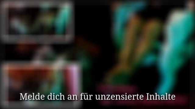 Nylon Sklave verliert seinen Verstand bei der Herrin!