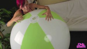 220 Jessys Big Beach Ball 