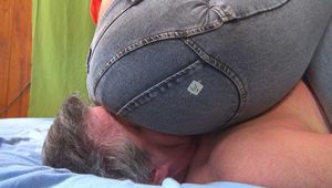 Isabella's round jeans-ass for your face