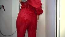 Red Rukka in the shower