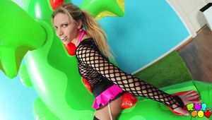 22 Susi and her huge Dragon