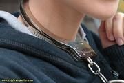 Tight neckcuffed