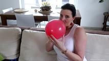Double-Blow2Pop - blue and red balloon