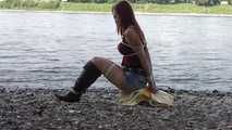 Nelly get free at the river