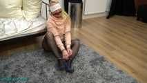Babysitterin in Handschellen 