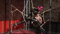 Flammenkuss Heavy Rubber Bondage live from BoundCon X