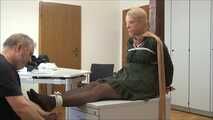 Xara - Geschäftsfrau in Schwierigkeiten im Büro Teil 4 von 9