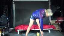 Watching sexy Pia wearing a sexy oldschool blue shiny nylon shorts and a rain jacket during her workout (Video)