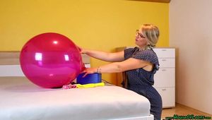 pump2pop five balloons and nail2pop purple Q24