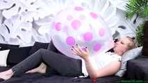 Blow2Pop clear U16 purple polka dot balloon