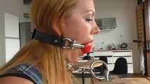 Kate Selfbondage