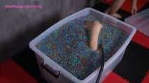 Xiaomeng Buried in Water Beads