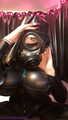 Selfietime  topedotits  und gasmaske