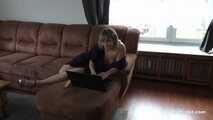 Blowjob in the living room