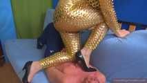 Katrin: golden angel facesitting
