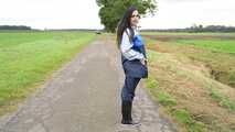 Miss Amira in Lepper Nylon Regenzeug