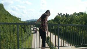 barfoot girl over the motoway