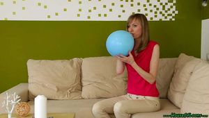 Blow2Pop blue U16 balloon