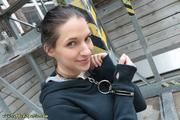 Tight neckcuffed