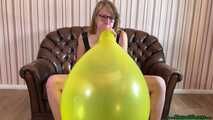 Blow2Pop yellow U16 while rub on pussy and play with tits