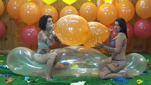 LadyMuffin & Alison 05