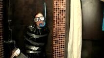 Gina Russel - Müllsack und Dusche (Video)