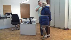Marenka -  überfallen im Büro Teil 5 von 8