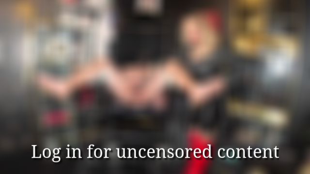 Absolute QUICK squirter must cum on the gynecological chair!