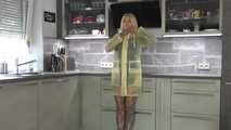 Miss Francine in yellow Schmuddelwedda raincoat (behind the scenes)