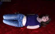 Agnes hogties in jeans