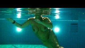 Nackt im Schwimmbad -Teil 7 -