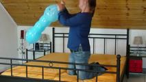 Die verrückte Juliette mit ihrem langen Ballon