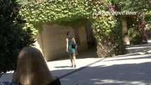 016224 Eve Takes A Pee In The Alhambra