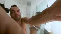 PRIVATES DUSCHVIDEO MIT ASHLEY CUMSTAR NACH EINER PARTY