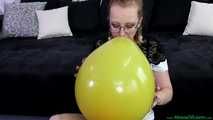 Blow2Pop blue TT14 in a yellow U16 (double balloon)