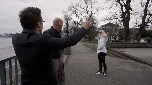 STRASSENFLIRTS 87 Lara CumKitten