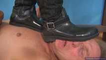 Isabella: under the boots of the riding-girl