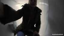 Changing Rooms Pee