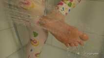 Nasse Leggings in der Dusche