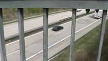 Spermaspiele auf einer Brücke