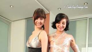 Anni Bay und Dakota - Wrapping-Spiele gestartet 