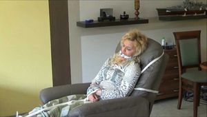 Vivien - Gefangen im eigenen Haus Teil 4 von 9