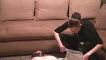 Sissy TV Gina und Herrin Nycky quälen das Schwein