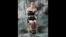 Domina in Schwierigkeiten (erstes Knebelvideo)