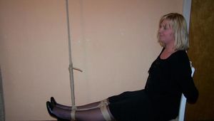 Bilder einer Stuhlfesselung