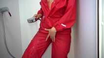 Red Rukka in the shower